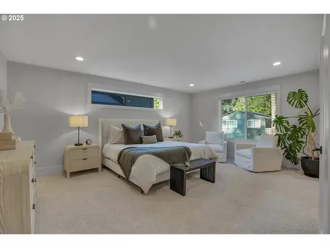 9310 SW 52nd Avenue Portland OR 97219
