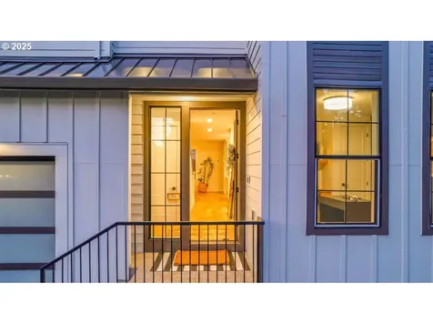 9310 SW 52nd Avenue Portland OR 97219