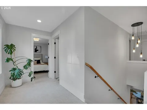 9310 SW 52nd Avenue Portland OR 97219