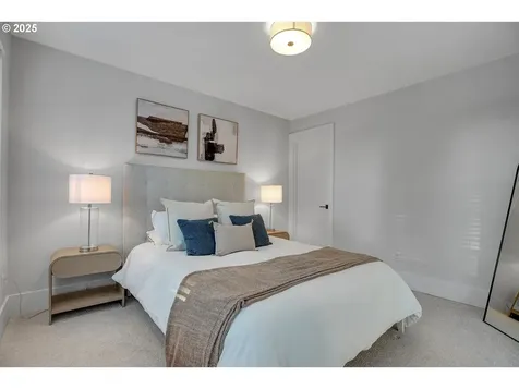 9310 SW 52nd Avenue Portland OR 97219