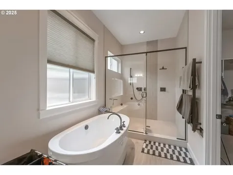 5786 NW Hood Loop Camas WA 98607