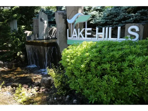 5786 NW Hood Loop Camas WA 98607