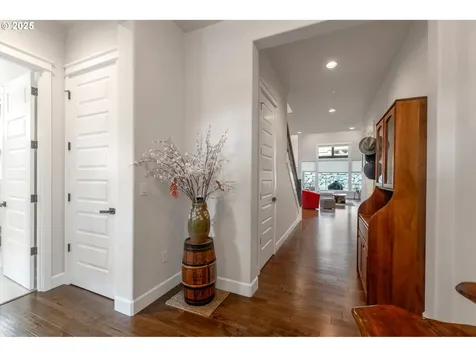 5786 NW Hood Loop Camas WA 98607
