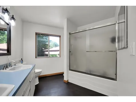 41815 Madrone Street Springfield OR 97478