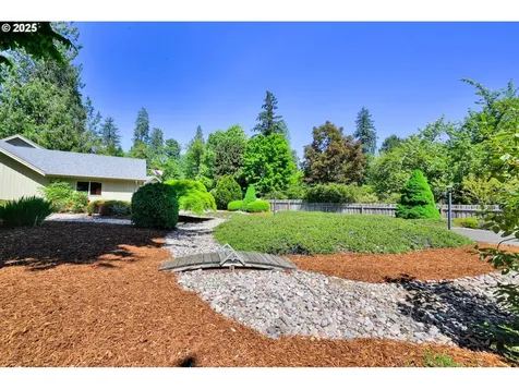 41815 Madrone Street Springfield OR 97478