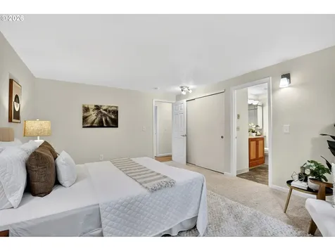12715 NE 7th Place Vancouver WA 98684