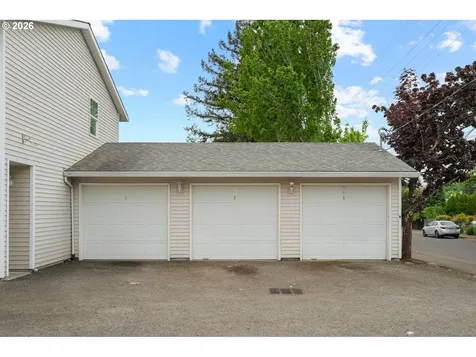 18220 SE Pine Street Portland OR 97233
