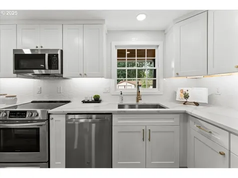 6225 SW Cross Creek Drive Beaverton OR 97078