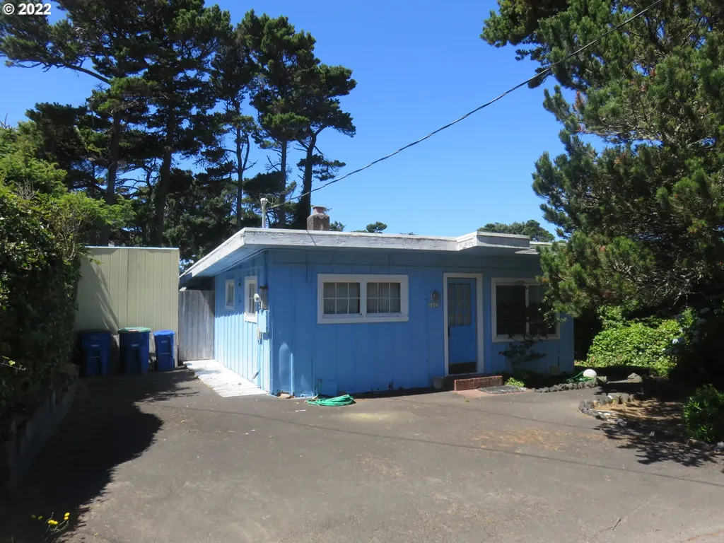 2405 Nw Jetty Avenue Lincoln City OR 97367