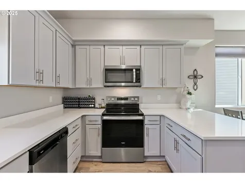 1466 N Steiwer Lane Newberg OR 97132