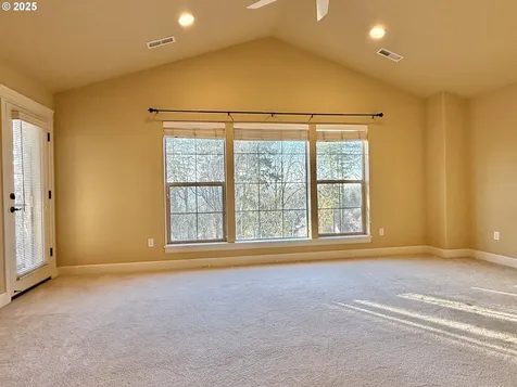 2868 W 9th Street Washougal WA 98671