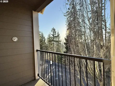 2868 W 9th Street Washougal WA 98671