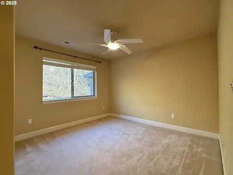 2868 W 9th Street Washougal WA 98671
