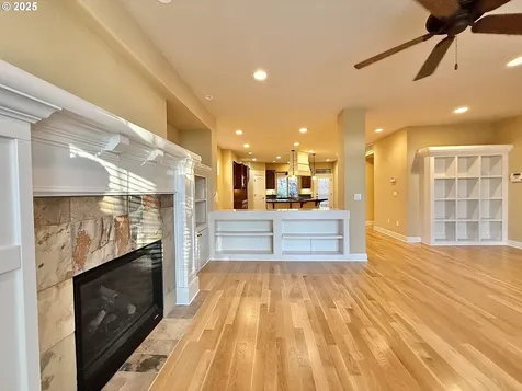 2868 W 9th Street Washougal WA 98671