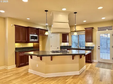 2868 W 9th Street Washougal WA 98671