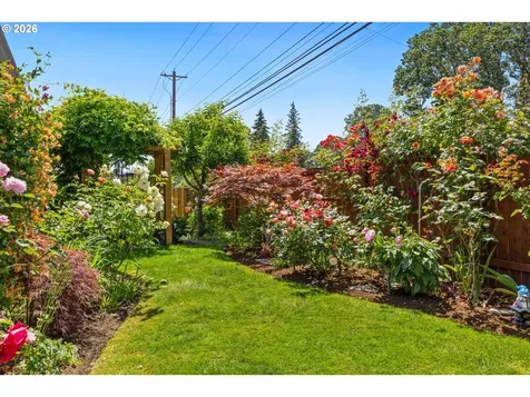 2817 NE Meadow Court Hillsboro OR 97124