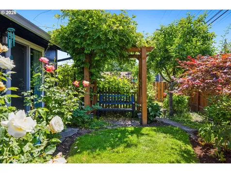 2817 NE Meadow Court Hillsboro OR 97124