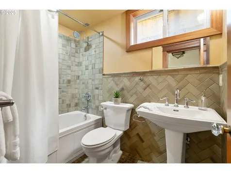 2225 NE 24th Avenue Portland OR 97212