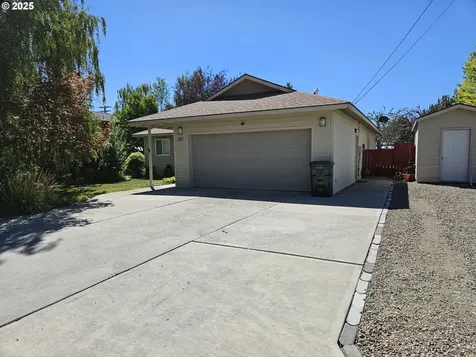 823 E Street Baker City OR 97814