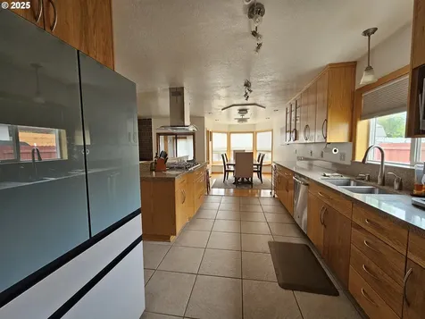 823 E Street Baker City OR 97814