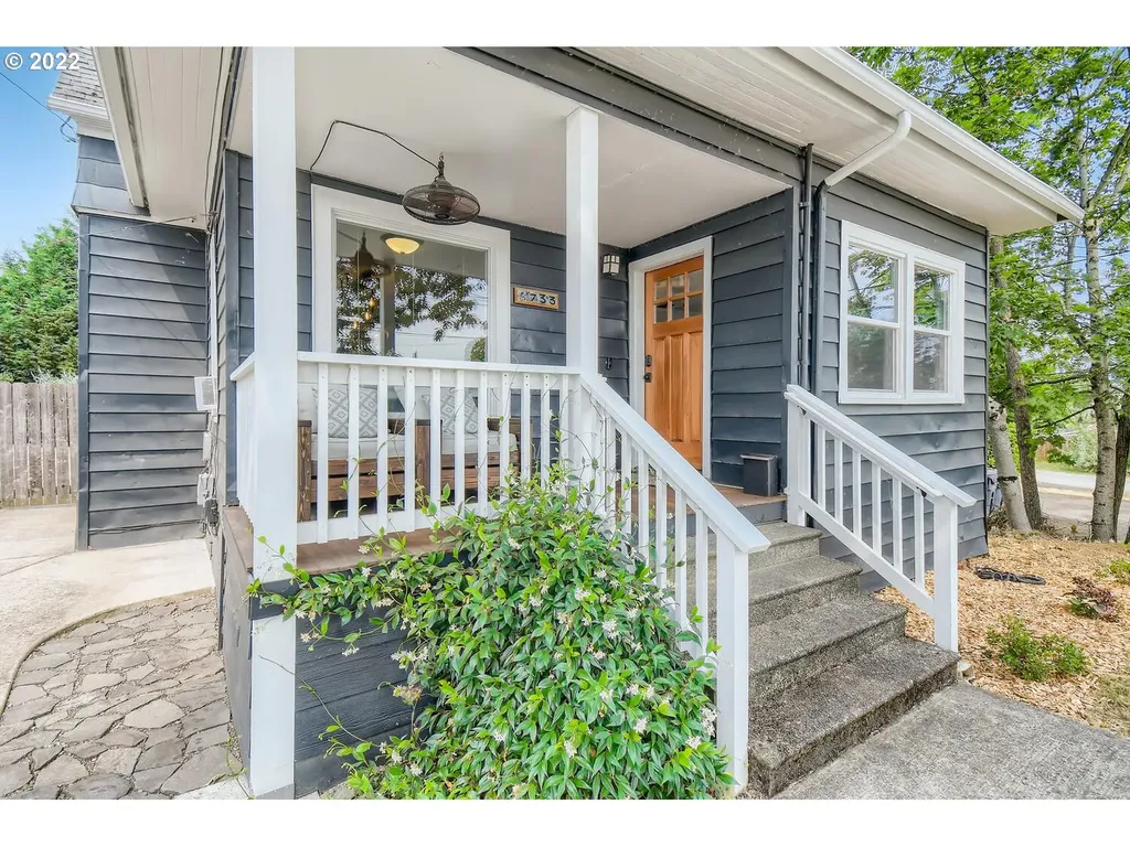 6733 N Vancouver Avenue Portland OR 97217