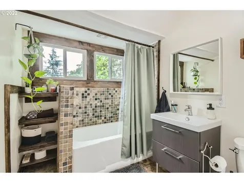 6733 N Vancouver Avenue Portland OR 97217