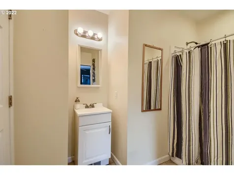 6733 N Vancouver Avenue Portland OR 97217