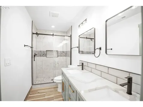 706 S 8th Avenue Cornelius OR 97113