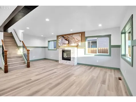 706 S 8th Avenue Cornelius OR 97113