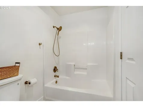 18000 NE 27th Street Vancouver WA 98684