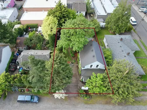 7516 Ne Hoyt Street Portland OR 97213