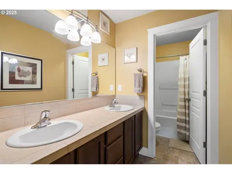 15417 NE 102nd Street Vancouver WA 98682