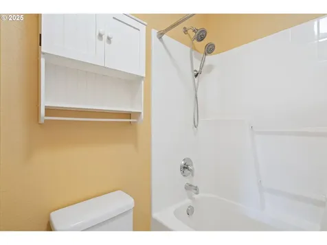 15417 NE 102nd Street Vancouver WA 98682