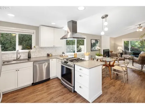 2523 SW Taylors Ferry Road Portland OR 97219
