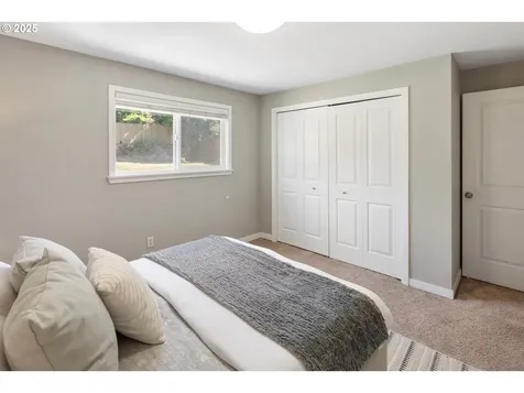 2523 SW Taylors Ferry Road Portland OR 97219