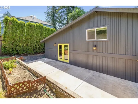 2523 SW Taylors Ferry Road Portland OR 97219