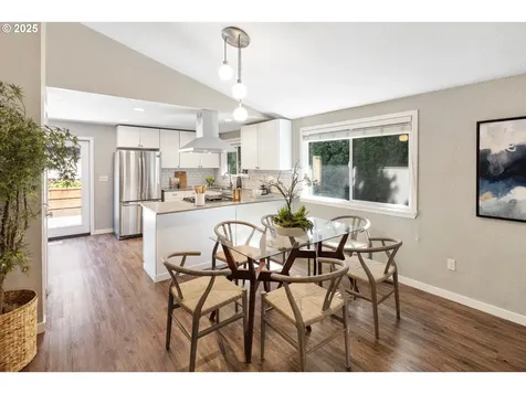 2523 SW Taylors Ferry Road Portland OR 97219