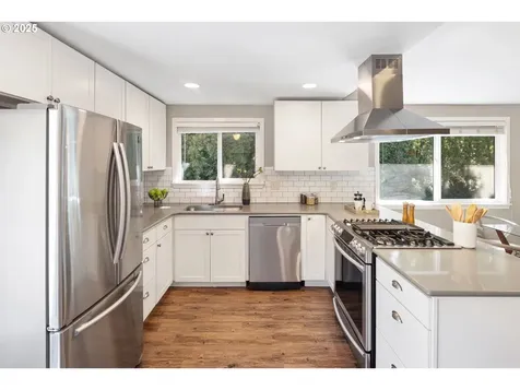 2523 SW Taylors Ferry Road Portland OR 97219