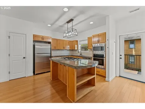 4108 S Corbett Avenue Portland OR 97239