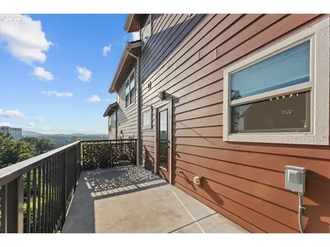 4108 S Corbett Avenue Portland OR 97239