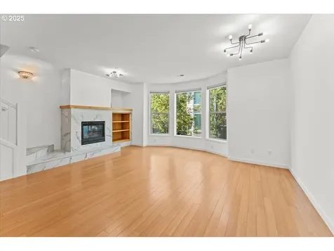 4108 S Corbett Avenue Portland OR 97239