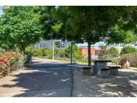1150 NW Quimby Street Portland OR 97209