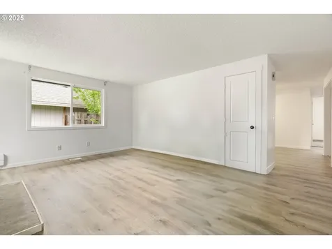 2238 NE Barberry Court Hillsboro OR 97124