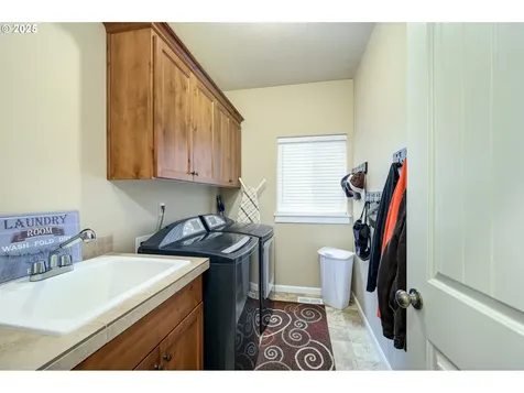 2638 SW Mount Baker Street Mcminnville OR 97128