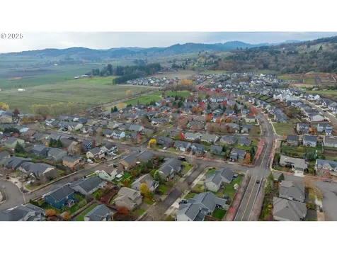 2638 SW Mount Baker Street Mcminnville OR 97128