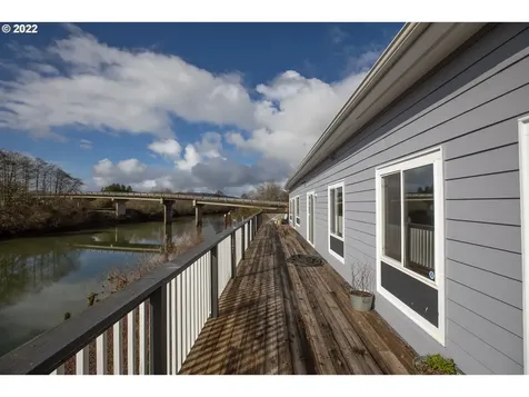 751 W Riverside Drive Coquille OR 97423