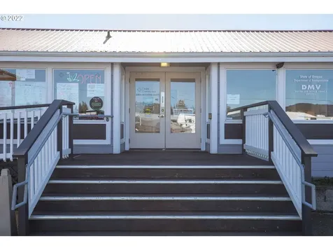 751 W Riverside Drive Coquille OR 97423