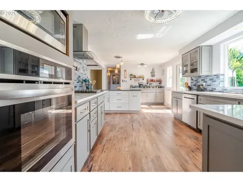 656 NW Thornton Lake Drive Albany OR 97321