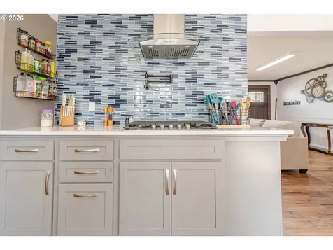 656 NW Thornton Lake Drive Albany OR 97321