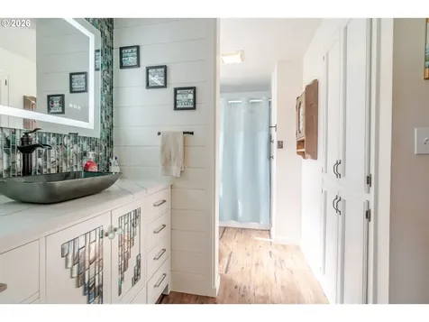 656 NW Thornton Lake Drive Albany OR 97321